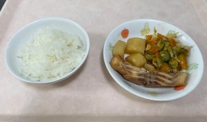 ご飯 煮魚 夏野菜の酢の物
