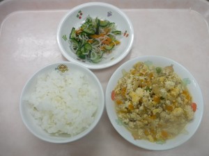幼児食 ご飯 いり豆腐 きゅうりもみ 