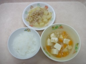 離乳食 5倍がゆ 味噌汁 じゃが芋のそぼろ煮