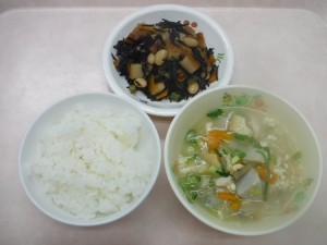 幼児食 ご飯 味噌けんちん汁 大豆の磯煮