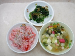 幼児食 梅ちりめんご飯 味噌汁 和え物