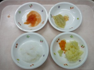 離乳食2 ペースト おかゆ キャベツと人参と芋煮 トマト 煮バナナ