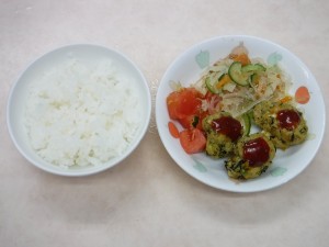 幼児食 ご飯 豆腐のまり揚げ 春雨の酢の物 トマト