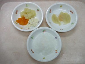 離乳食2 ペースト おかゆ 豆腐と人参とじゃが芋のマッシュ 玉葱とキャベツのマッシュ
