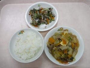 幼児食 ご飯 すき焼き風煮 ゆかり和え