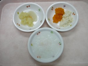 離乳食 つぶつぶおかゆ 人参と豆腐のマッシュ じゃが芋と玉葱のマッシュ