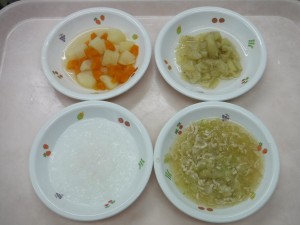 離乳食 つぶしがゆ じゃが芋と人参のうま煮 キャベツのそぼろ煮 煮バナナ
