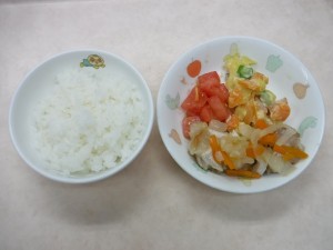 幼児食 ご飯 鶏南蛮 スイートサラダ トマト