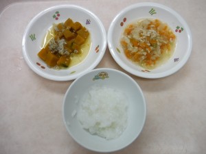 離乳食 つぶしがゆ 南瓜とちりめんの煮付け 野菜のそぼろ煮