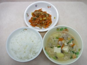 幼児食 ご飯 豆乳味噌汁 人参しりしり