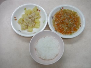 離乳食 つぶしがゆ じゃが芋のそぼろ煮 野菜のしらす煮