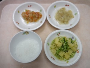 離乳食2 ５倍がゆ ブロッコリーとさつま芋のうま煮 野菜のトマト煮 煮バナナ