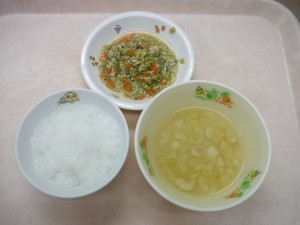 離乳食2 5倍がゆ 人参とブロッコリーのそぼろ煮 さつま芋スープ