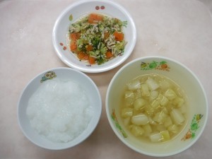 離乳食1 なんはん 人参とブロッコリーのそぼろ煮 さつま芋スープ