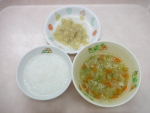 離乳食2 5倍がゆ 野菜スープ 煮バナナ