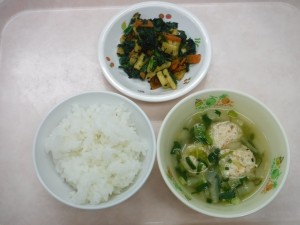 幼児食 ご飯 つくね汁 さつま芋の和え物