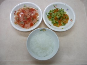 離乳食2 5倍がゆ 魚のトマト煮 ブロッコリーと人参の炊き合せ
