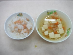 離乳食2 鮭がゆ 野菜スープ