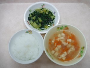 離乳食 5倍がゆ そぼろスープ さつま芋とほうれん草の煮付け