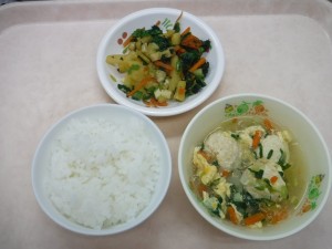 幼児食 ご飯 肉団子スープ さつま芋のごま和え