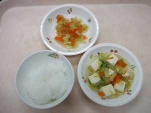 離乳食 5倍がゆ 野菜と豆腐の炊き合せ キャベツと人参の煮物