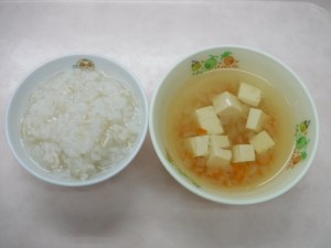 離乳食 そぼろ5倍がゆ 豆腐スープ