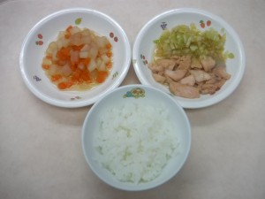 離乳食 ご飯 煮魚 大根と人参の炊き合わせ キャベツの柔か煮