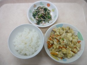 幼児食 ご飯 いり豆腐 もやしのナムル