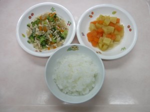 離乳食 ご飯 ブロッコリーのそぼろ煮 さつま芋と人参のうま煮