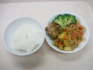幼児食 ご飯 さつま芋のさっぱり炒め スパゲティソテー ブロッコリー